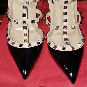 Valentino Garavani Rockstud slingback pump